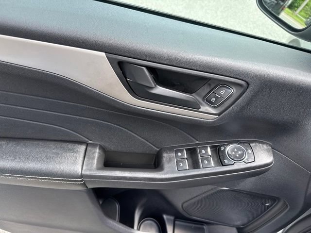 Certified 2022 Ford Escape SE w/ Cold Weather Package AWD/4WD image 19