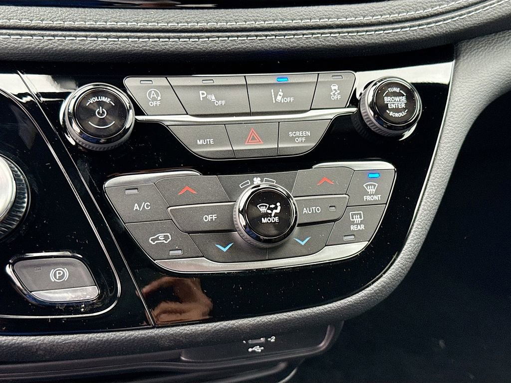 New 2026 Chrysler Pacifica Select FWD image 16