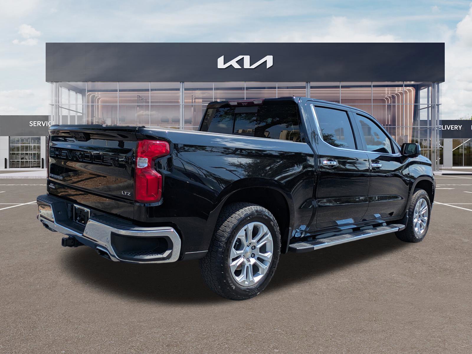 Used 2022 Chevrolet Silverado 1500 LTZ w/ Technology Package AWD/4WD image 4