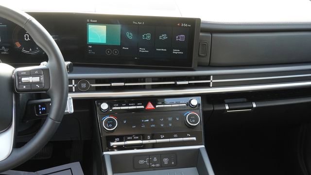 Used 2026 Hyundai Santa Fe SEL FWD image 16