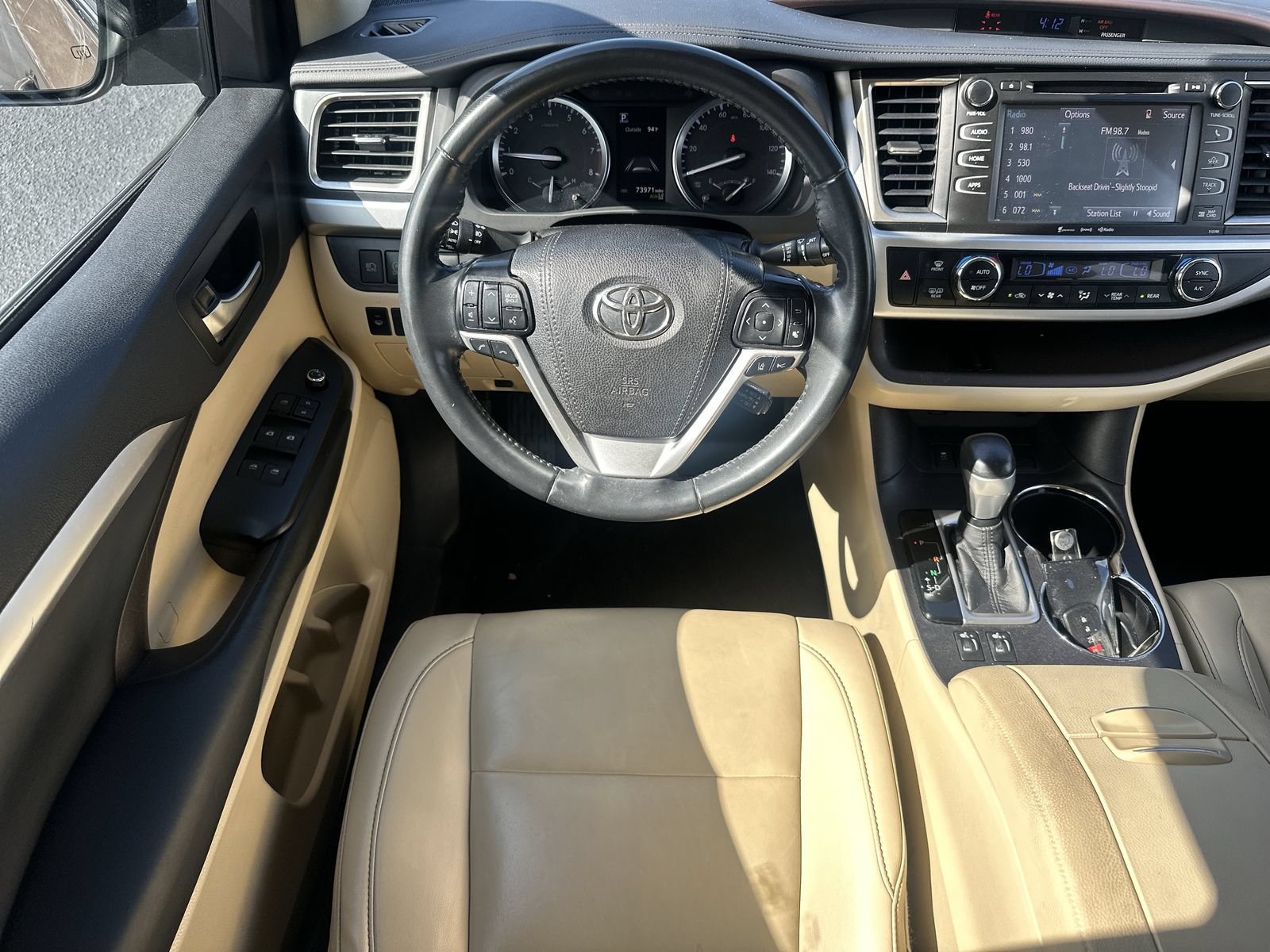 Used 2019 Toyota Highlander XLE FWD image 17