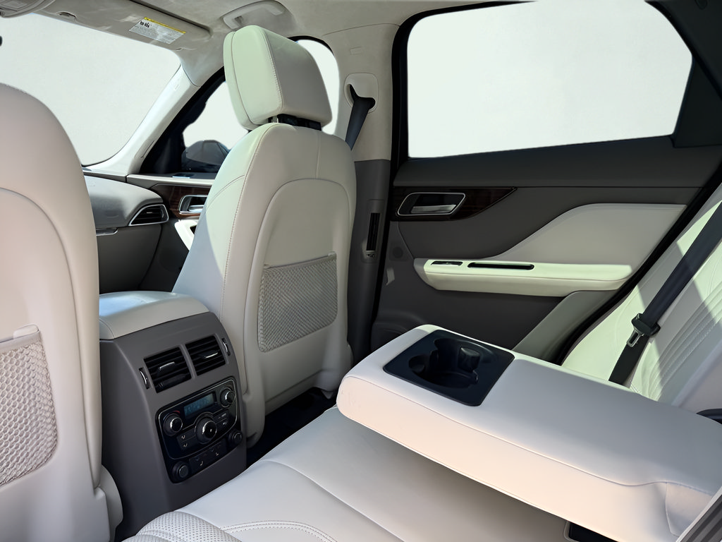 Used 2019 Jaguar F-PACE Portfolio AWD/4WD image 19