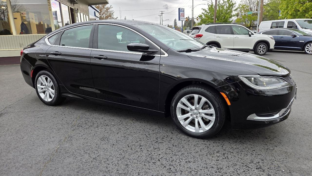 Used 2015 Chrysler 200 Limited w/ Convenience Group FWD image 6