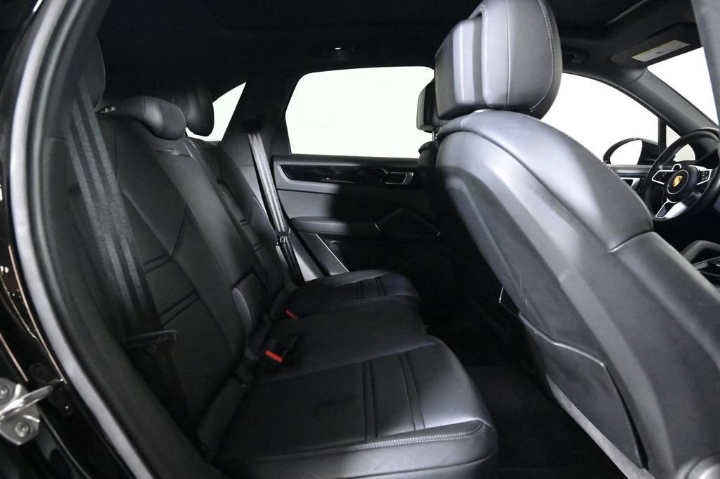 Certified 2021 Porsche Cayenne AWD/4WD image 19