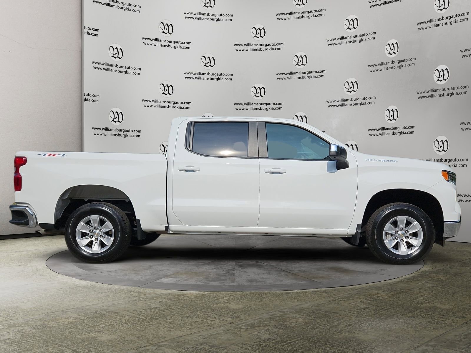 Used 2025 Chevrolet Silverado 1500 LT image 6