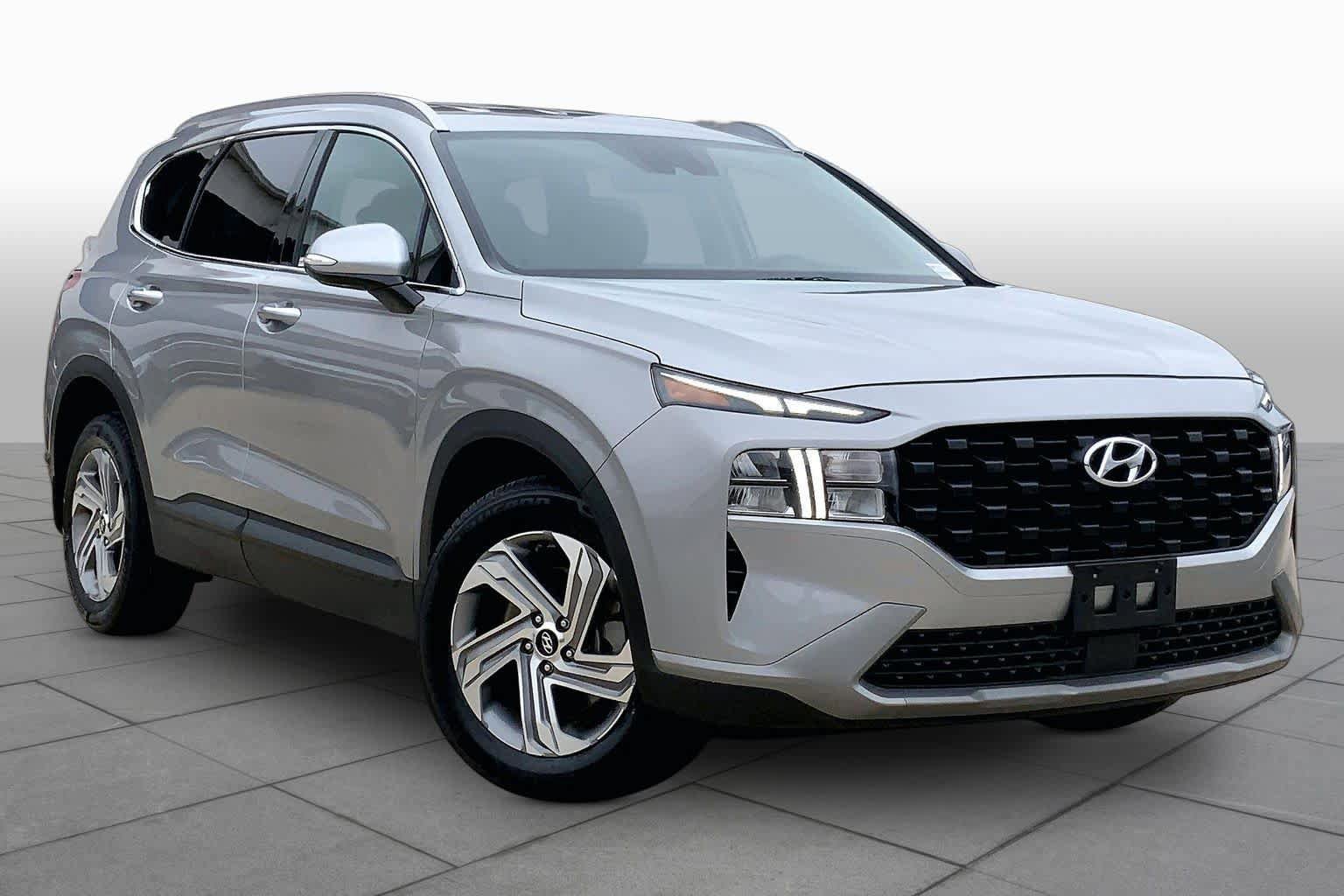 Used 2023 Hyundai Santa Fe SEL FWD image 3