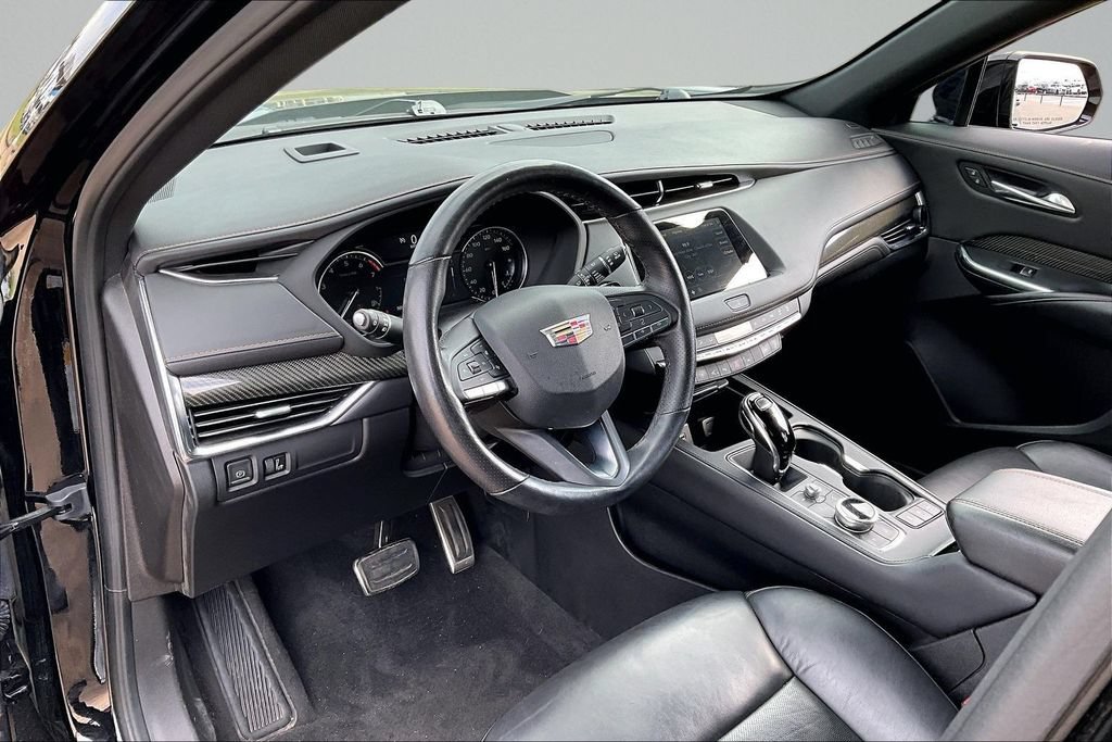Used 2022 Cadillac XT4 Sport w/ Comfort Package FWD image 11