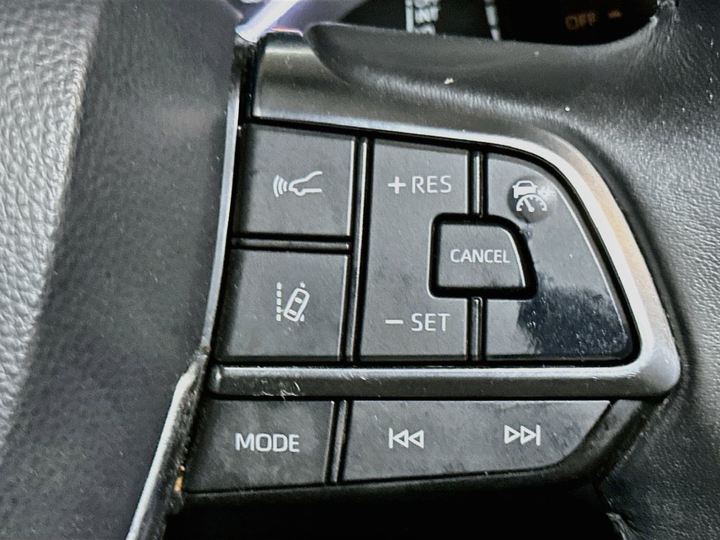 Used 2021 Toyota Highlander XSE AWD/4WD image 33