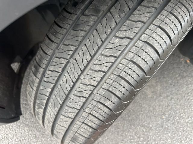 Used 2022 Volkswagen Tiguan SE image 31