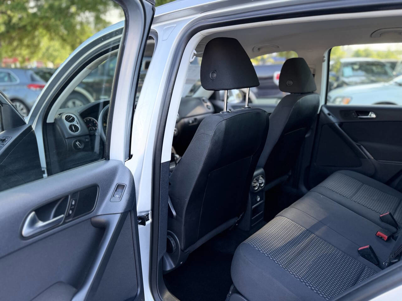Used 2011 Volkswagen Tiguan S AWD/4WD image 19