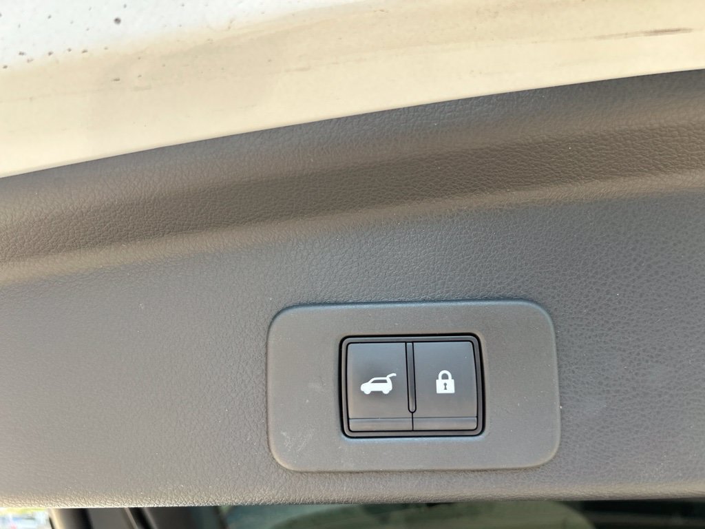 Certified 2025 Nissan Murano SL w/ Cargo Package AWD/4WD image 11