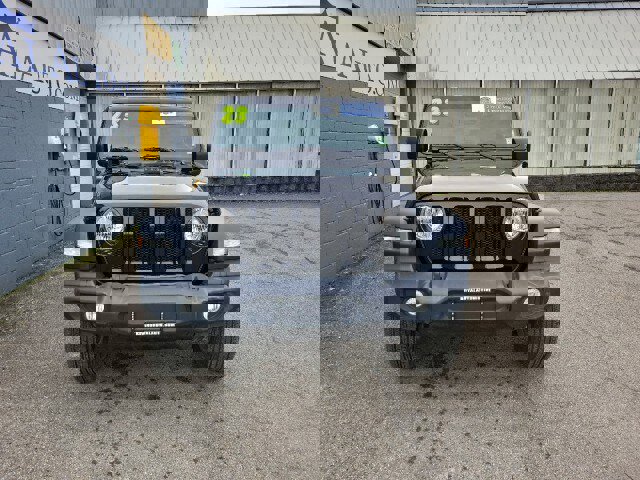 Used 2023 Jeep Wrangler Unlimited Sport AWD/4WD image 4