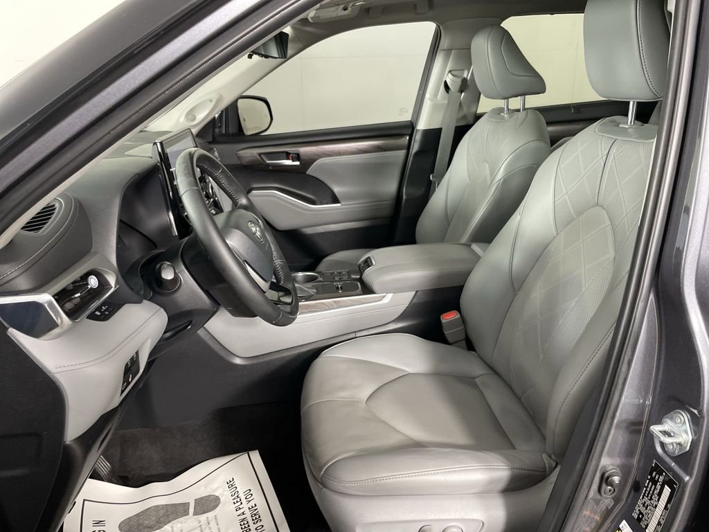 Used 2023 Toyota Highlander Platinum image 20