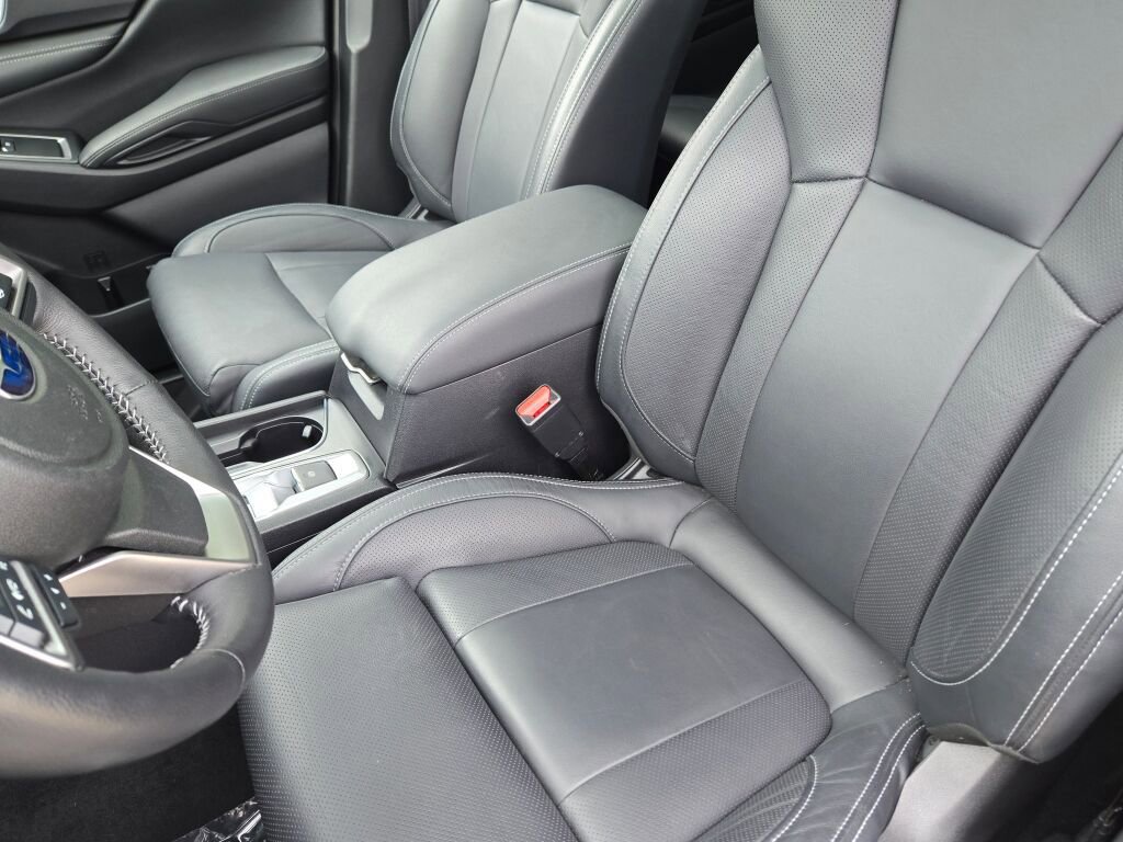 Used 2023 Subaru Ascent Limited w/ Technology Package AWD/4WD image 23