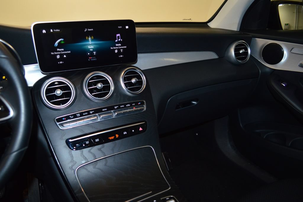 Certified 2022 Mercedes-Benz GLC 300 image 24
