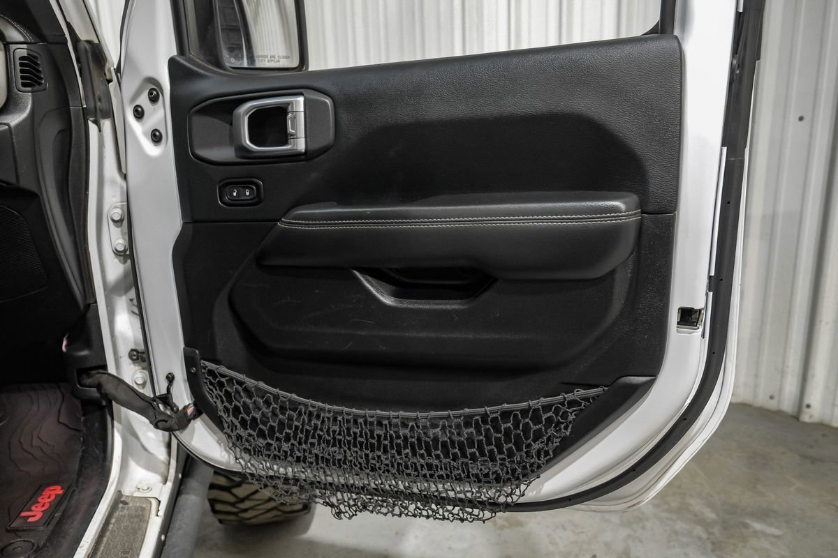 Used 2018 Jeep Wrangler Unlimited Sahara image 41