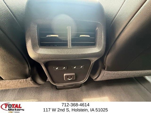 Used 2023 Chevrolet Equinox Premier AWD/4WD image 14
