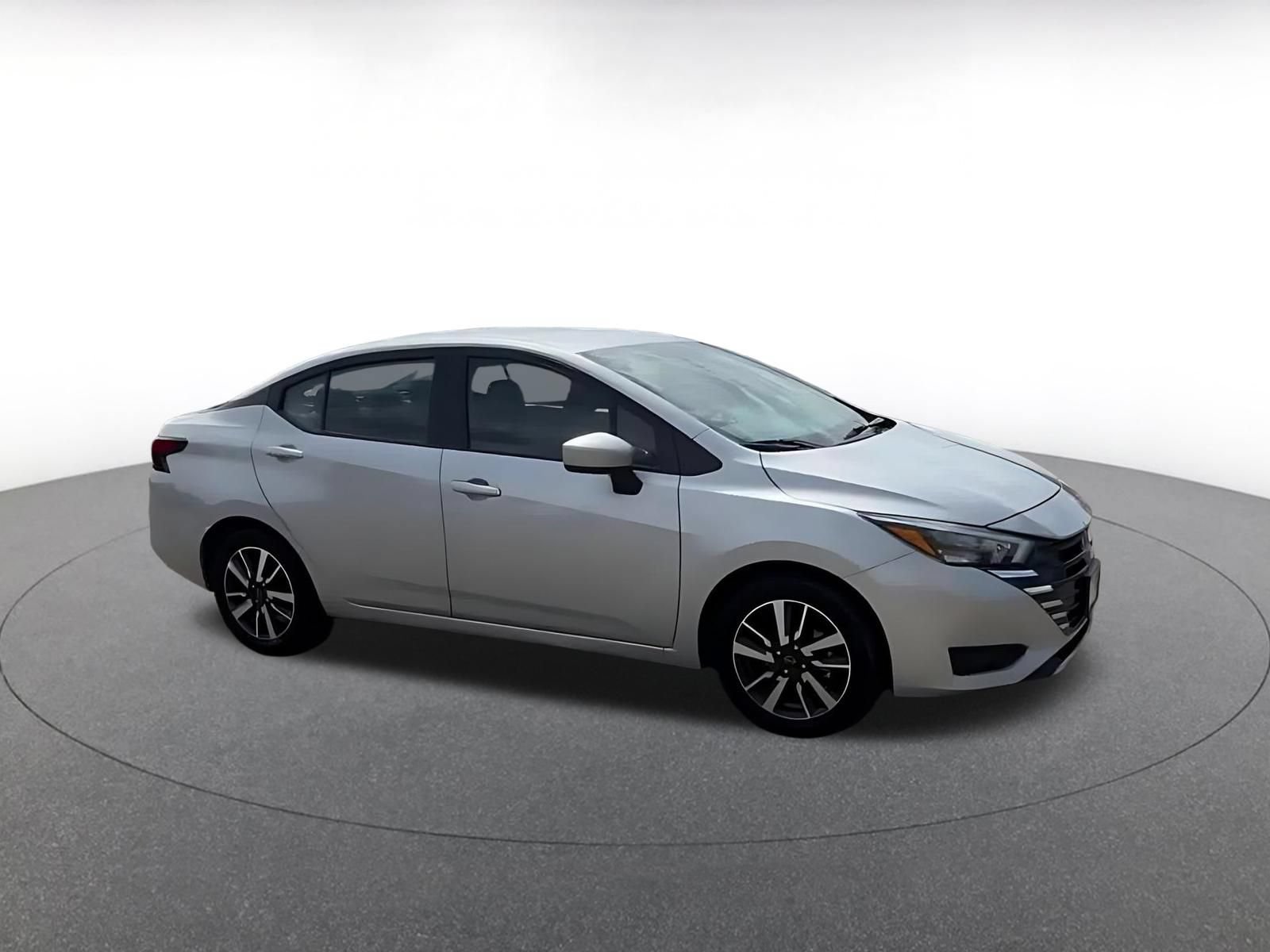 Used 2025 Nissan Versa SV FWD image 2