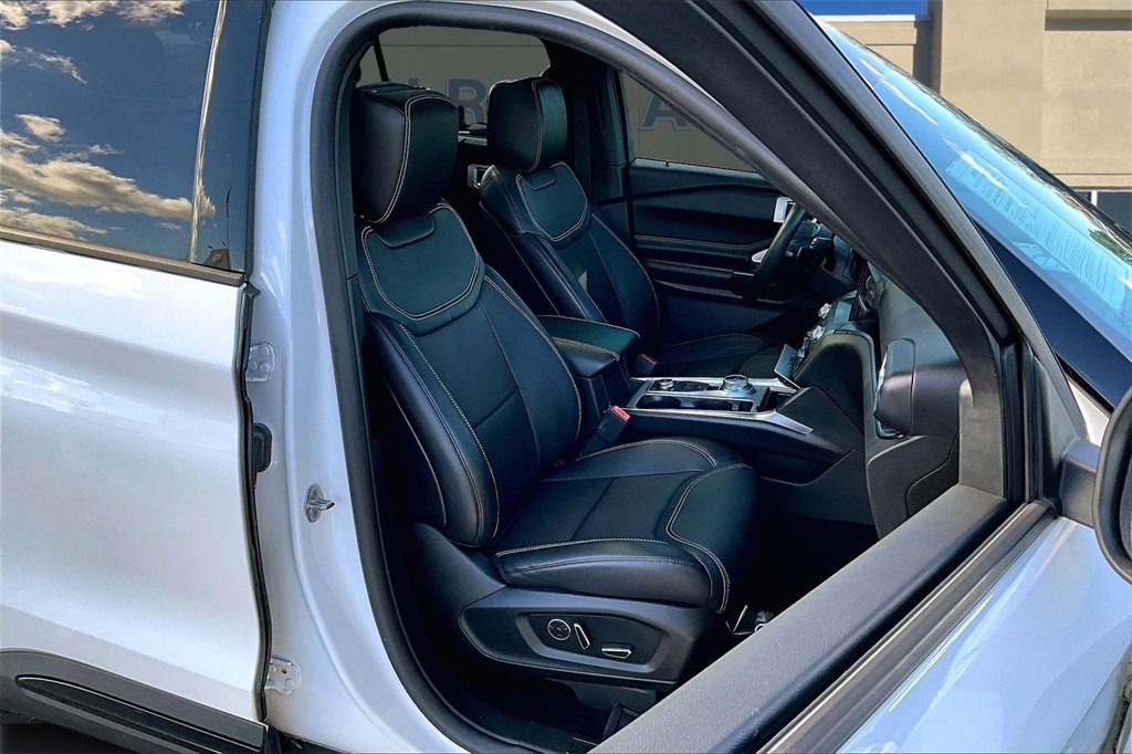 Used 2020 Ford Explorer ST w/ Premium Technology Package image 30