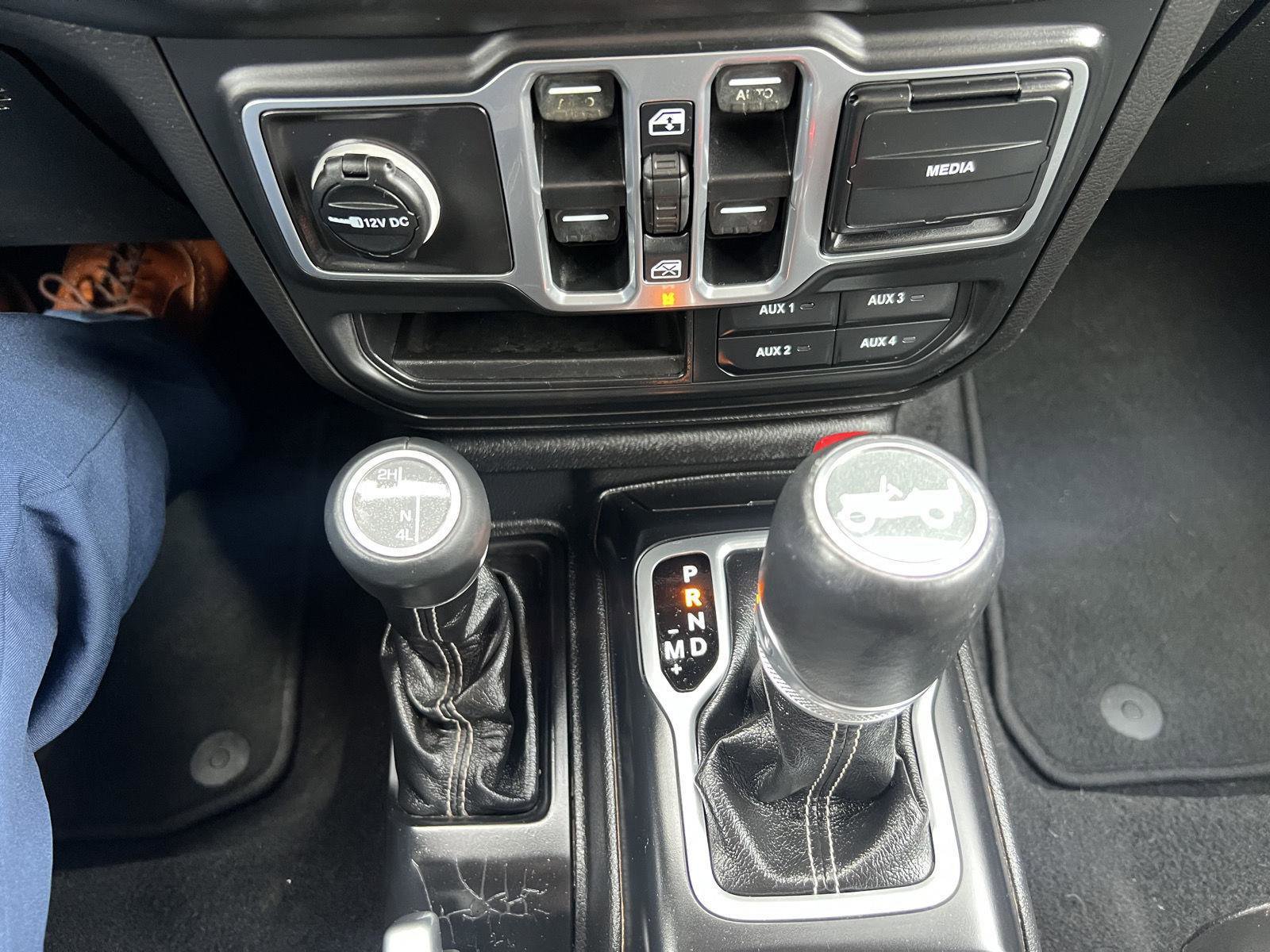 Used 2018 Jeep Wrangler Unlimited Sahara image 17