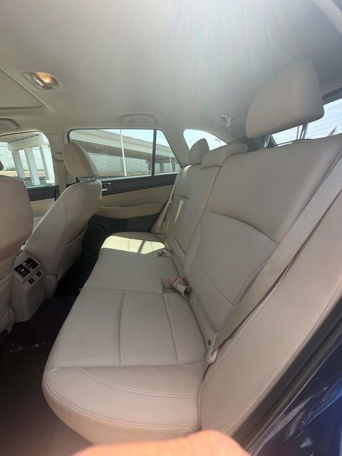 Used 2017 Subaru Outback 2.5i Limited AWD/4WD image 11