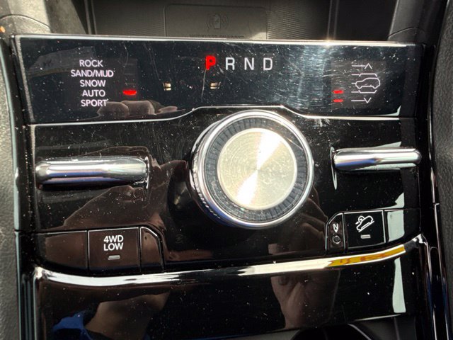 Used 2022 Jeep Grand Cherokee Summit w/ Luxury Tech Group V AWD/4WD image 25