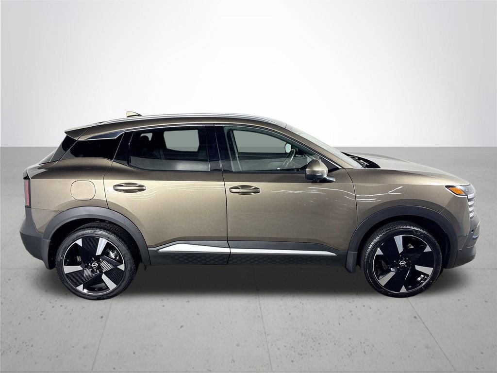 Used 2025 Nissan Kicks SR AWD/4WD image 5