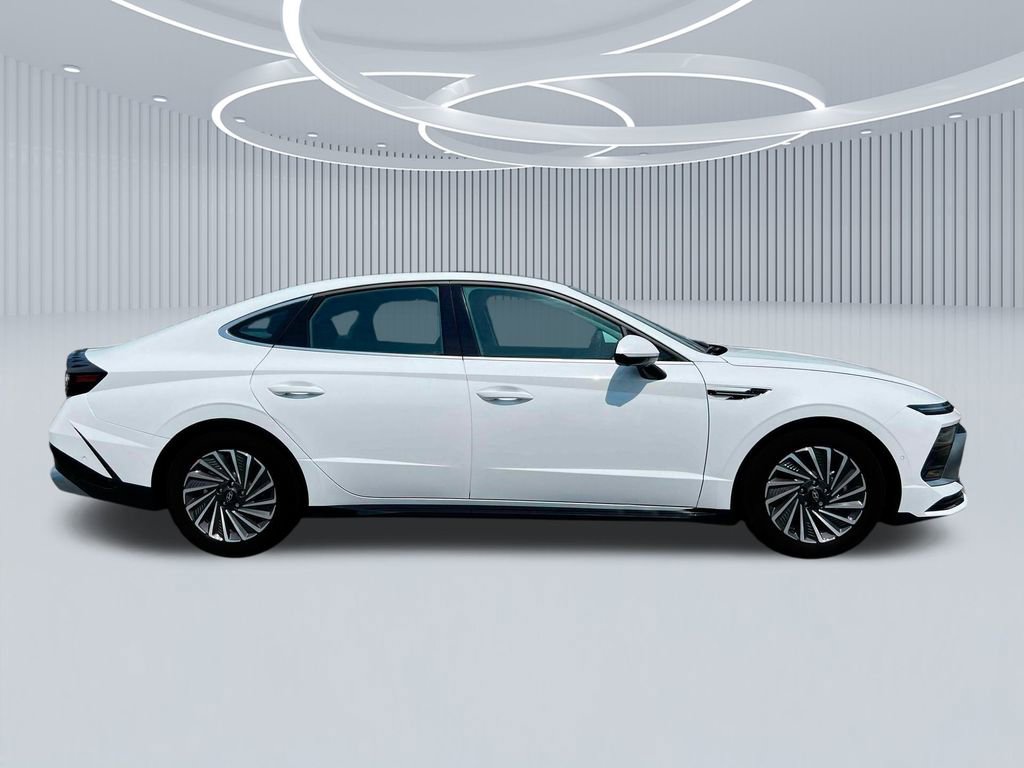 New 2025 Hyundai Sonata Limited image 9