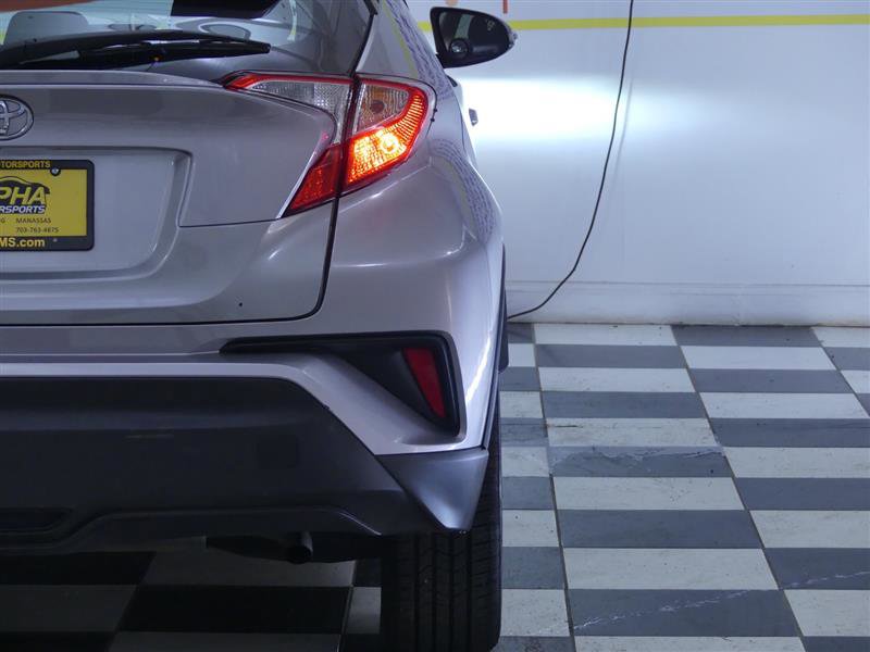 Used 2020 Toyota C-HR XLE image 29