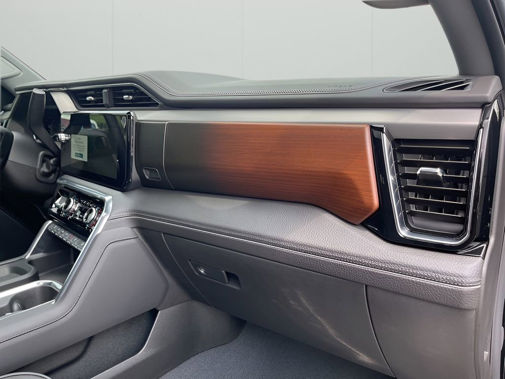 New 2025 GMC Sierra 2500 Denali w/ Denali Reserve Package image 17