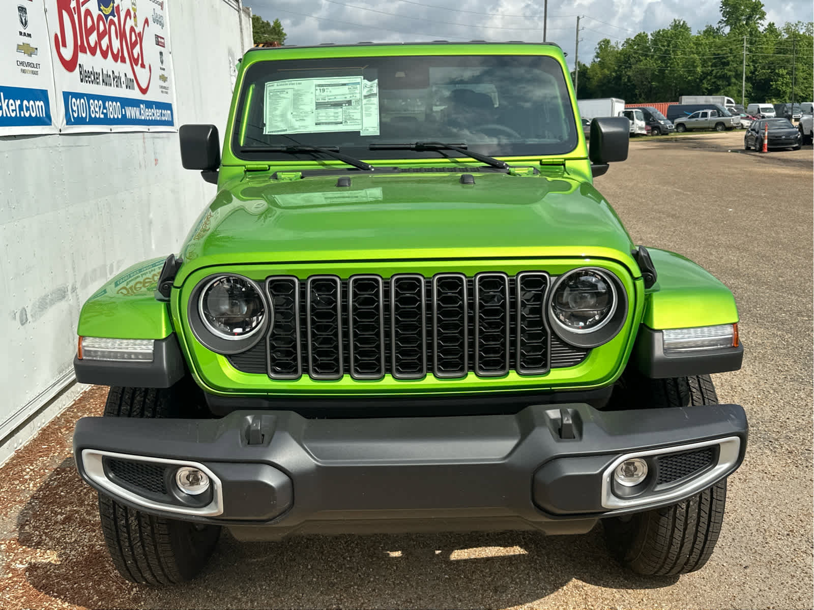 New 2025 Jeep Gladiator Sport image 5