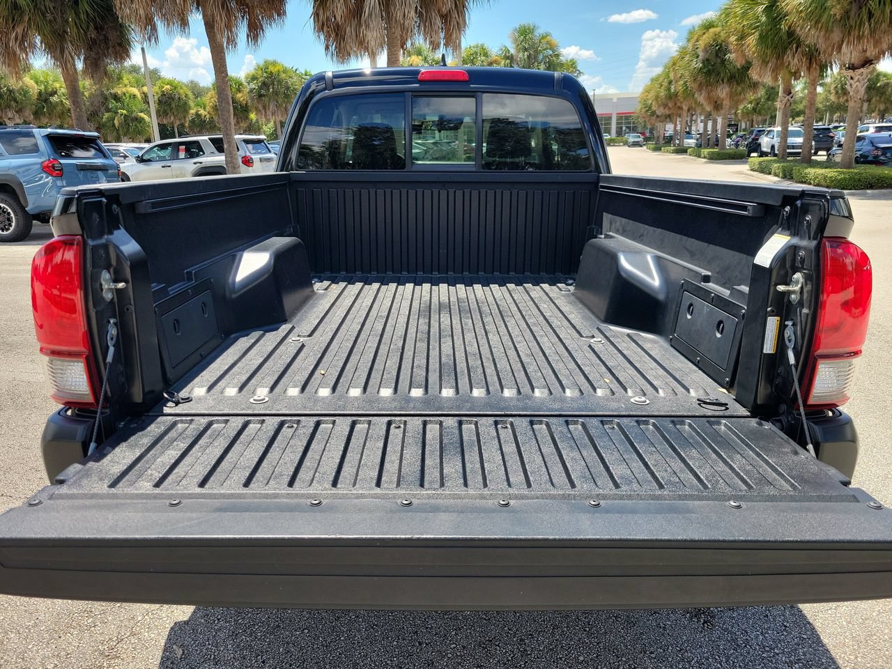 Used 2018 Toyota Tacoma SR RWD image 7