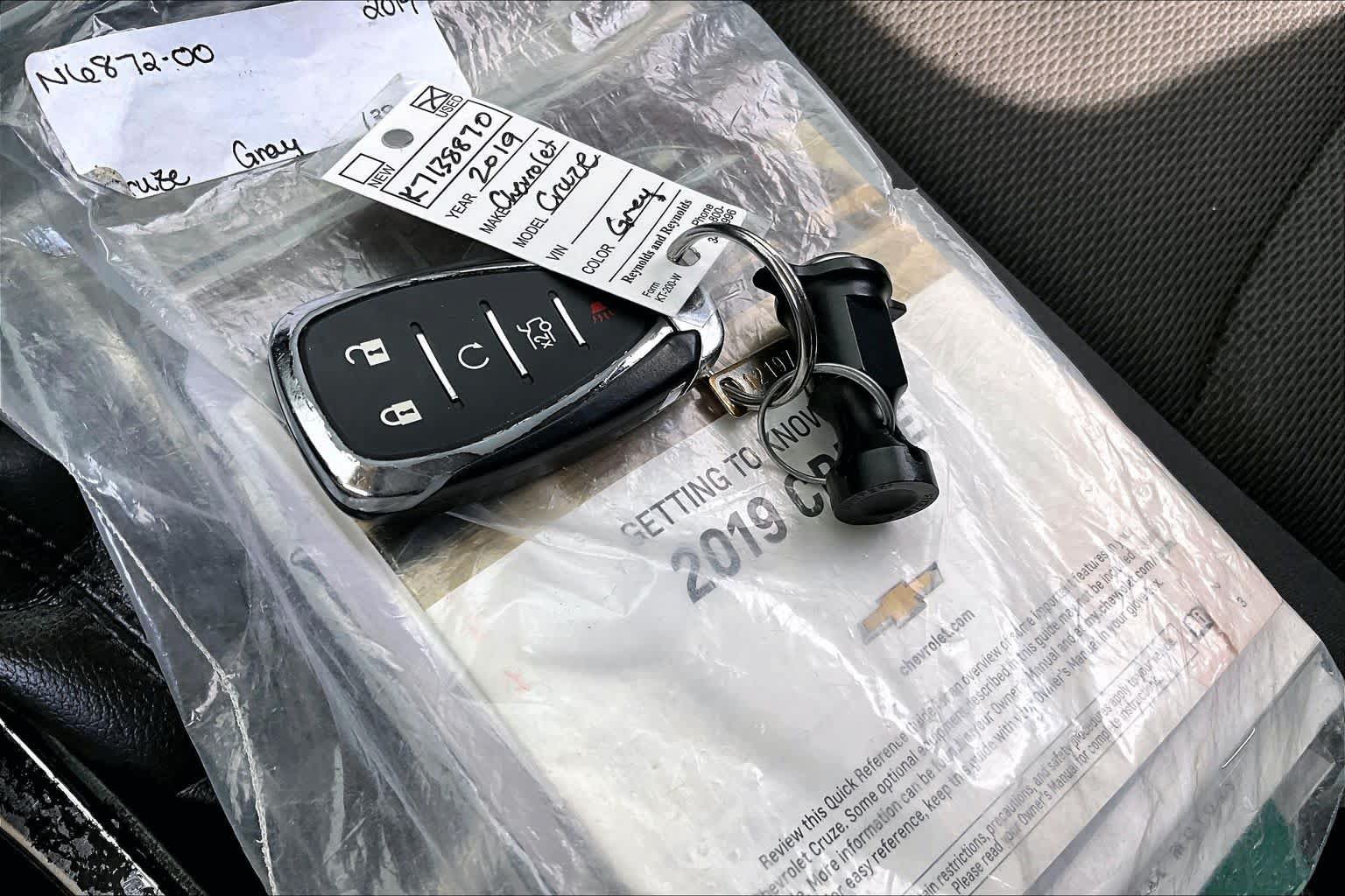 Used 2019 Chevrolet Cruze LT w/ Convenience Package FWD image 15