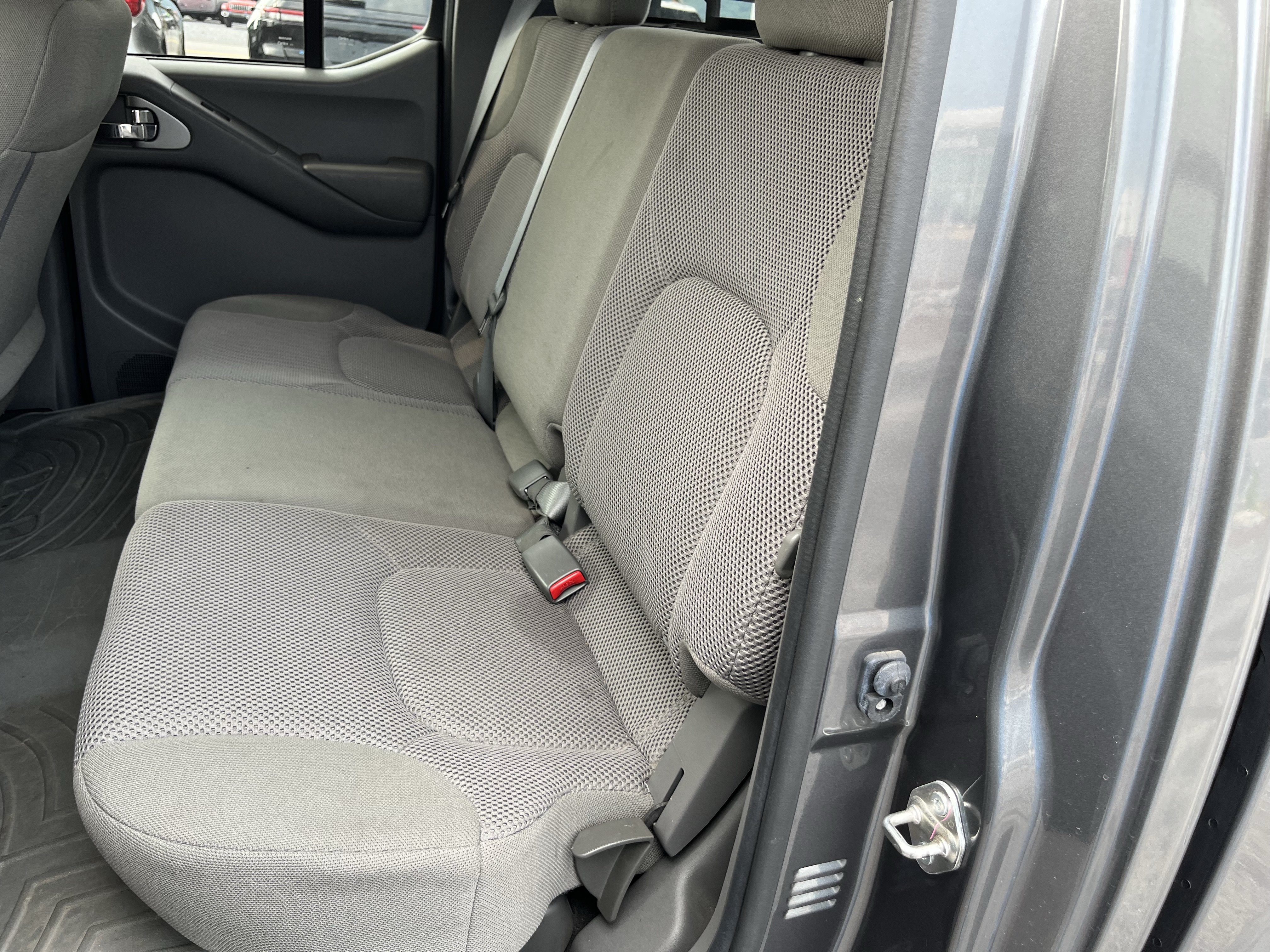 Used 2019 Nissan Frontier SV AWD/4WD image 11