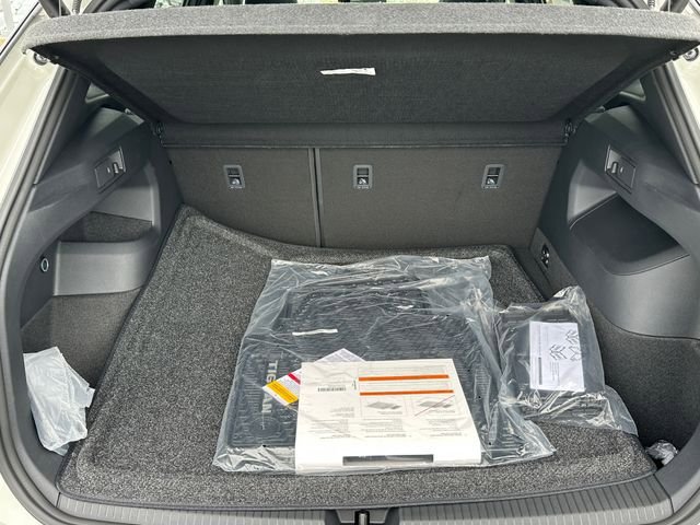 New 2026 Volkswagen Tiguan SEL R-Line AWD/4WD image 13