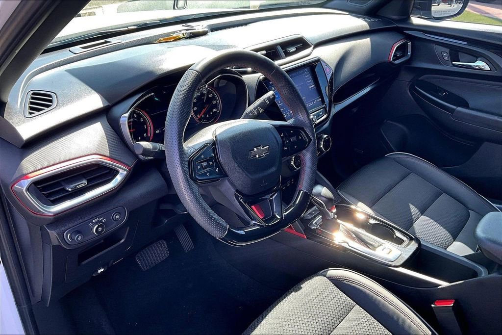 Used 2022 Chevrolet TrailBlazer RS w/ Sun and Liftgate Package image 9