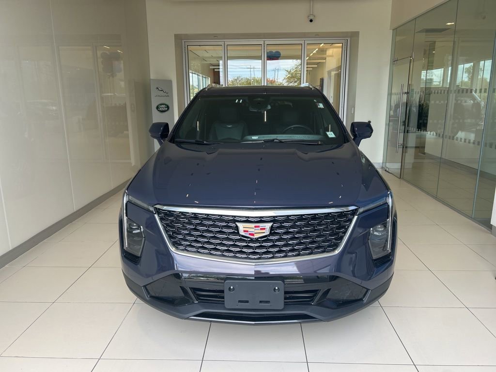 Used 2025 Cadillac XT4 Premium Luxury image 17