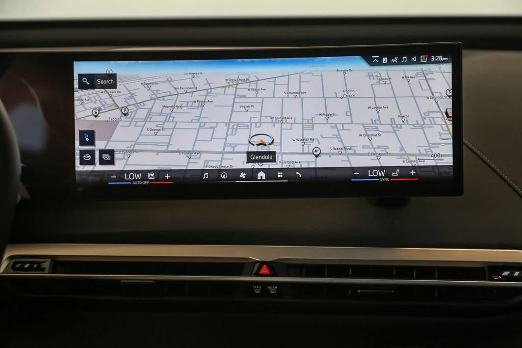 Used 2025 BMW iX xDrive50 w/ Premium Package AWD/4WD image 13