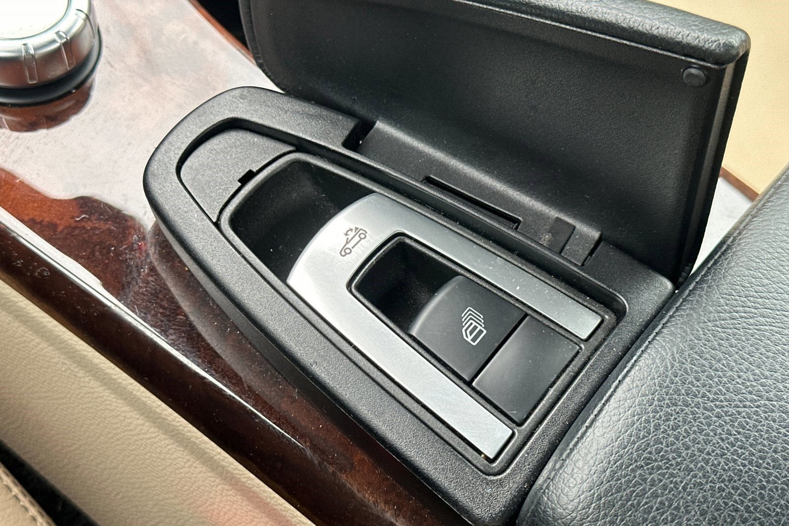 Used 2012 Mercedes-Benz SLK 350 image 21