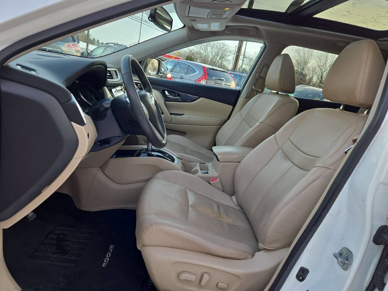 Used 2016 Nissan Rogue SL w/ SL Premium Package image 15