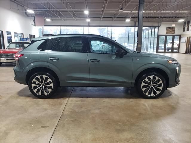 New 2026 Audi Q3 quattro 2.0T AWD/4WD image 2