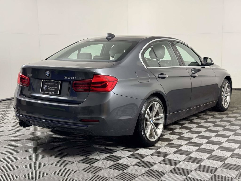 Used 2018 BMW 330i xDrive Sedan AWD/4WD image 10