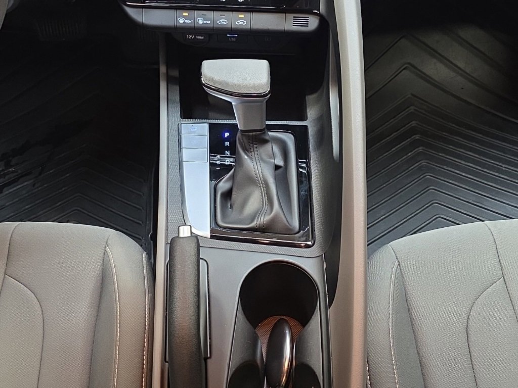 Certified 2024 Hyundai Elantra SEL image 21