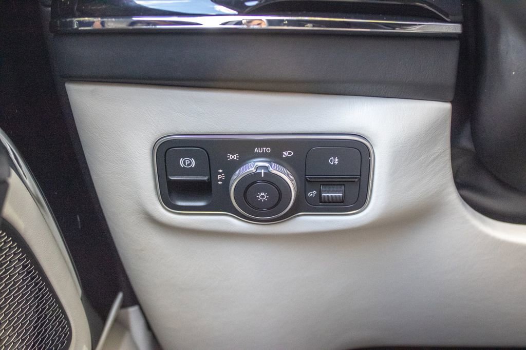 Used 2025 Aston Martin DBX 707 image 24