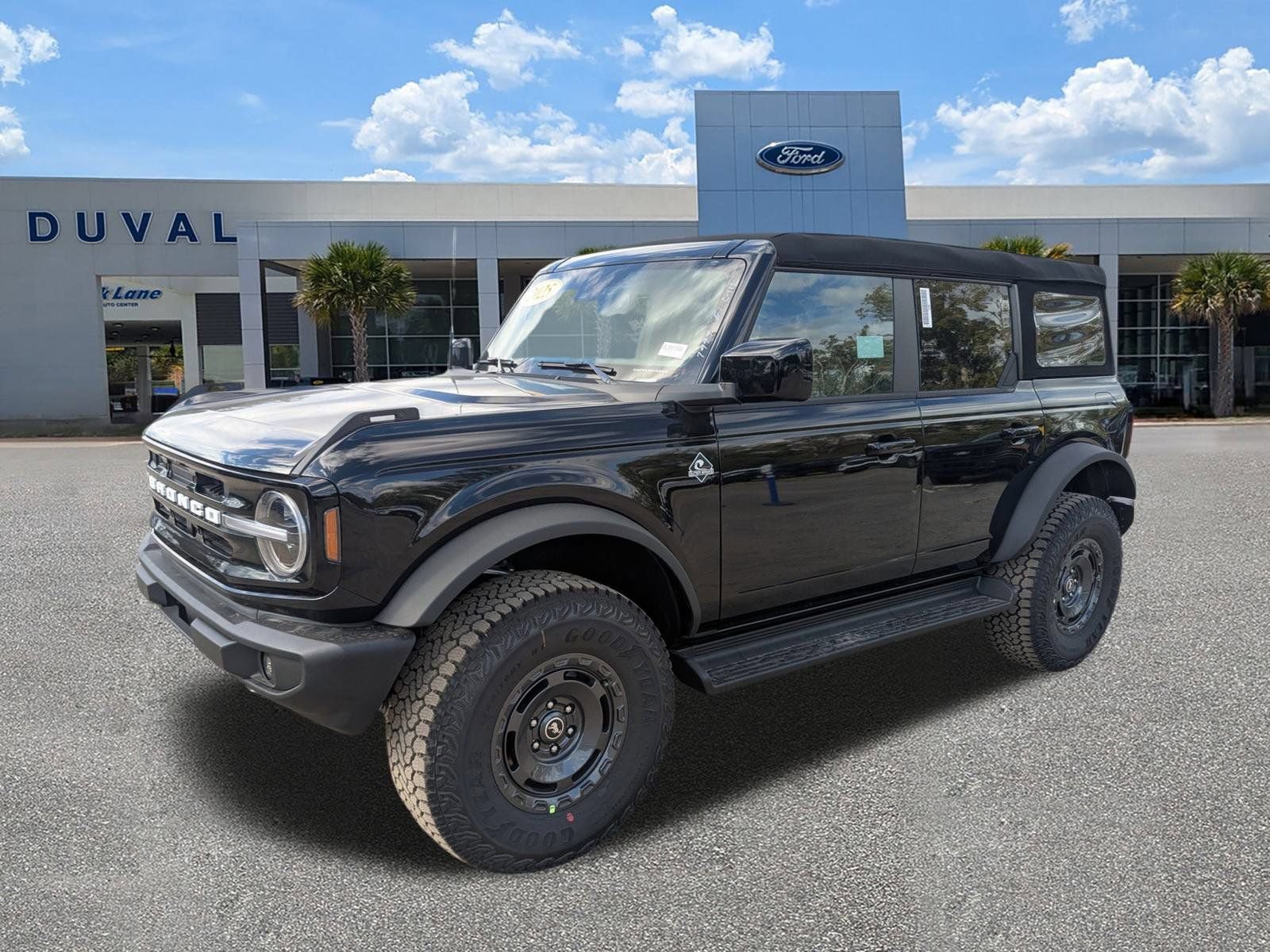 New 2025 Ford Bronco Outer Banks w/ Sasquatch Package AWD/4WD image 8