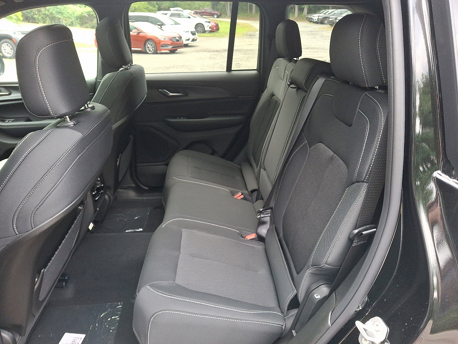 New 2025 Jeep Grand Cherokee Laredo X w/ Luxury Tech Group I image 6