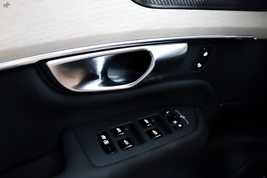New 2025 Volvo XC90 T8 Plus w/ Protection Package Premier image 19