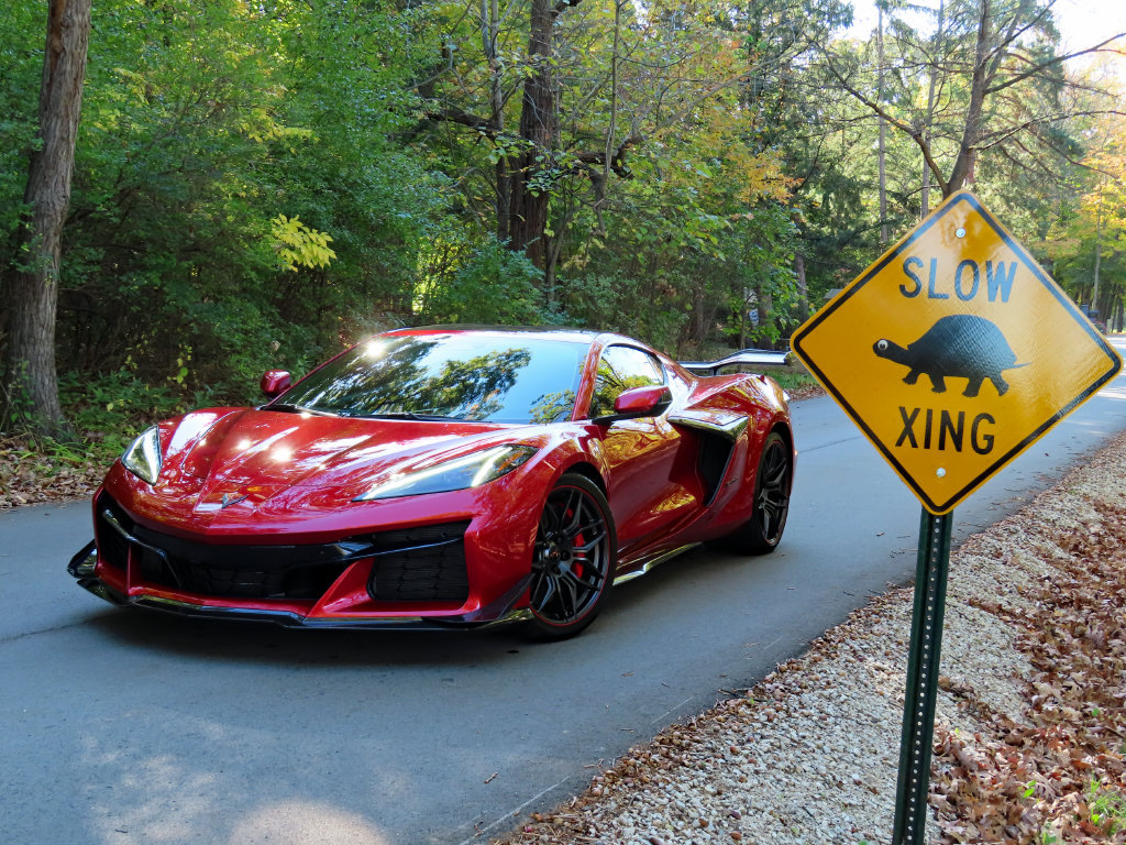 Certified 2024 Chevrolet Corvette Z06 w/ Z07 Performance Package RWD image 6