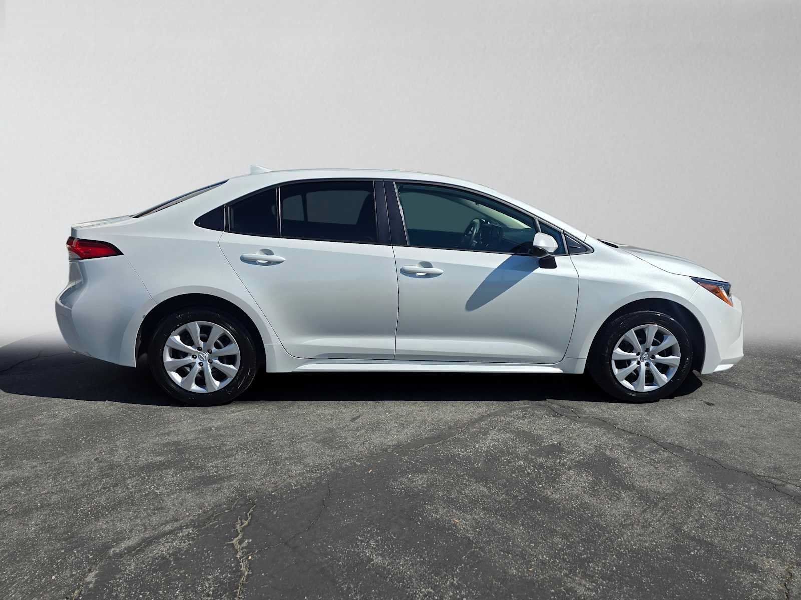 Used 2026 Toyota Corolla LE FWD image 2