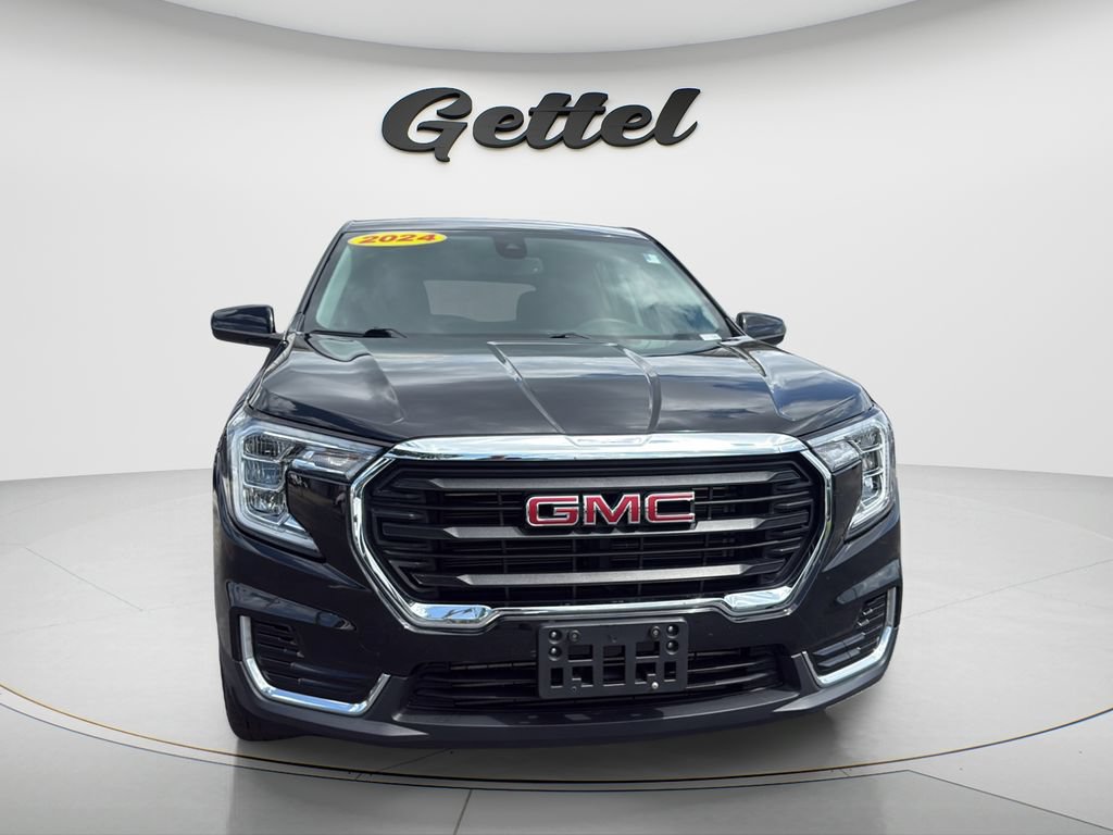 Used 2024 GMC Terrain SLE AWD/4WD image 2